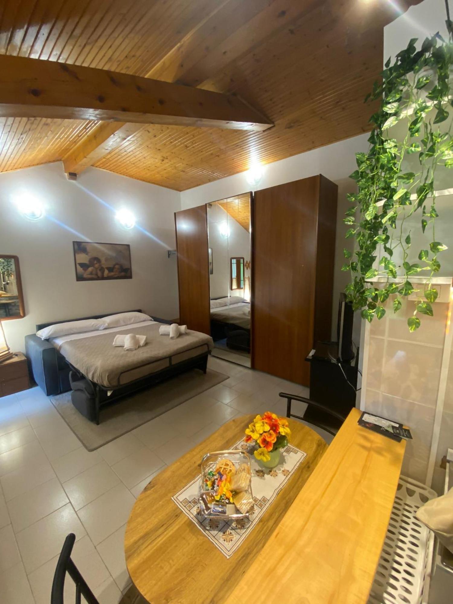 La Corte Dei Torri Loft On The Lake Oliveto Lario Екстер'єр фото